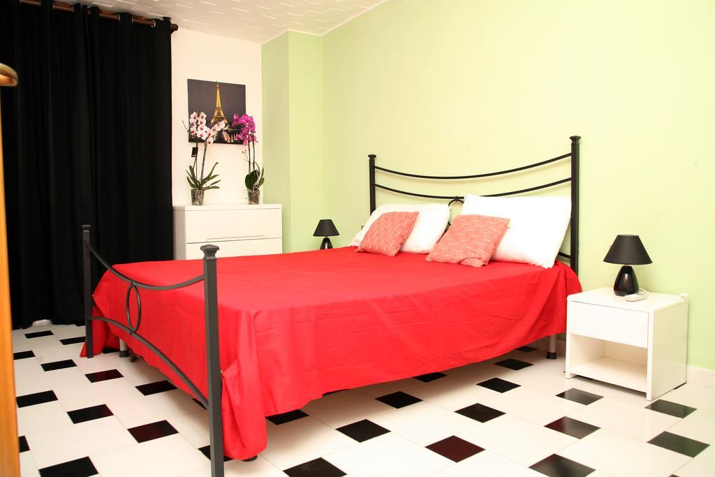 De Amicis Apartment Кальяри Номер фото
