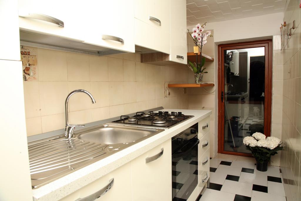 De Amicis Apartment Кальяри Номер фото